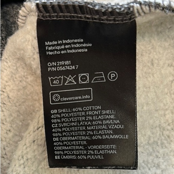 H&M- Men's Gray and Black Turtleneck Sweater - Picture 8 of 8